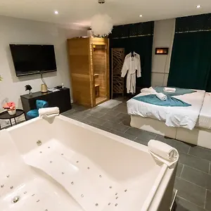 https://appartement-cosy-avec-jacuzzi-spa-sauna-privatifs.hotels-rhonealpes.com
