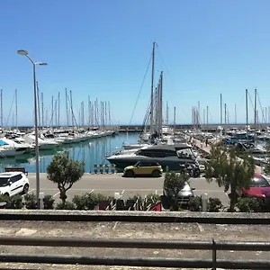 Joli Bord De Mer, Clim, Balcon, Parking Privé Menton