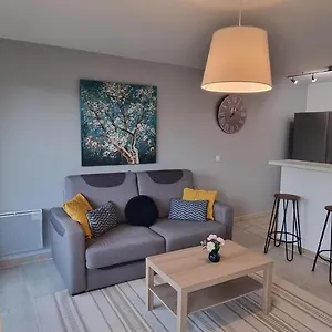https://cdg-paris-asterix-parc-expo-parking-gare-rer-apartment.fr-paris.fr